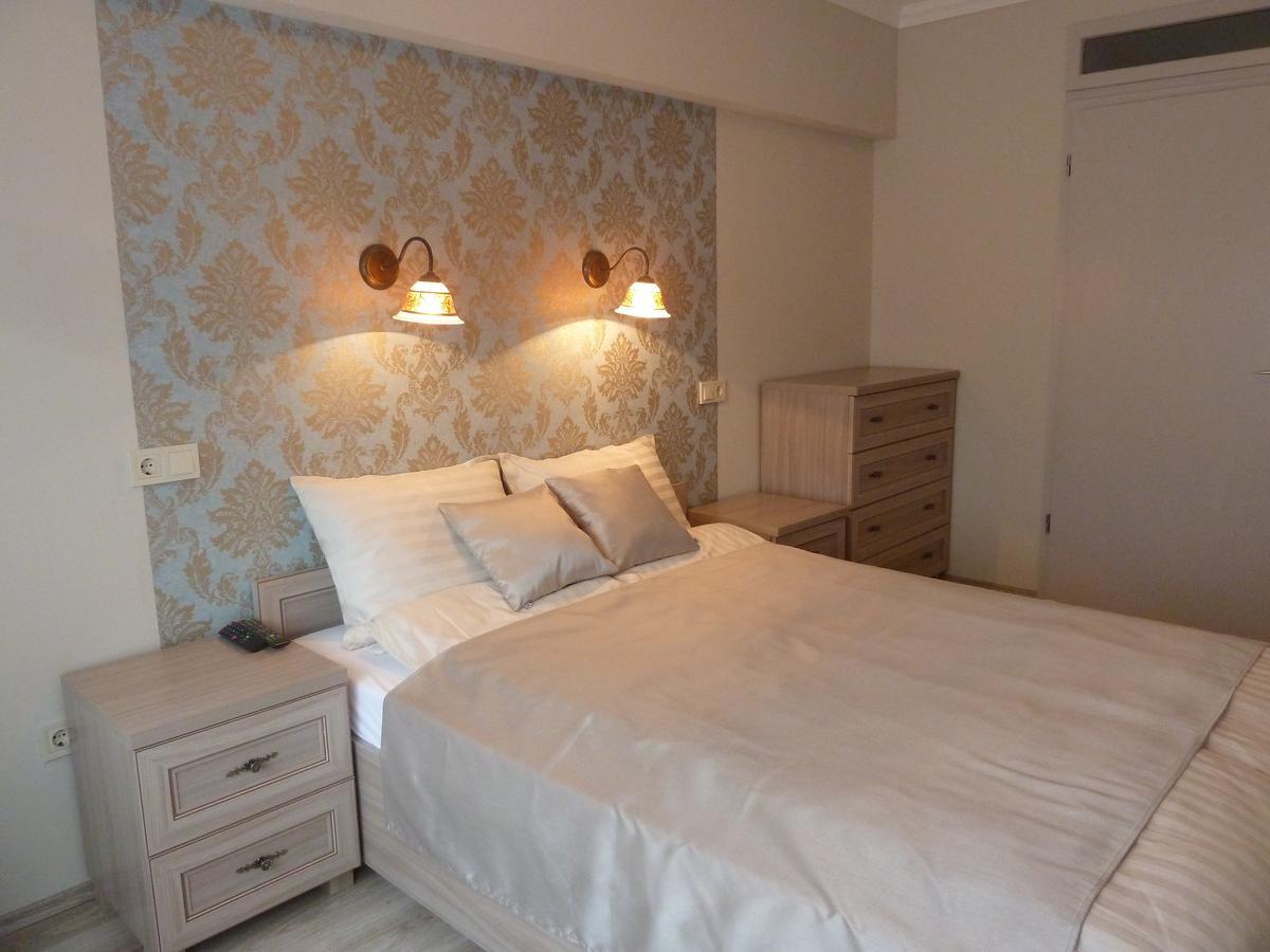 Varlak Apartman Apartment Debreţin Exterior foto